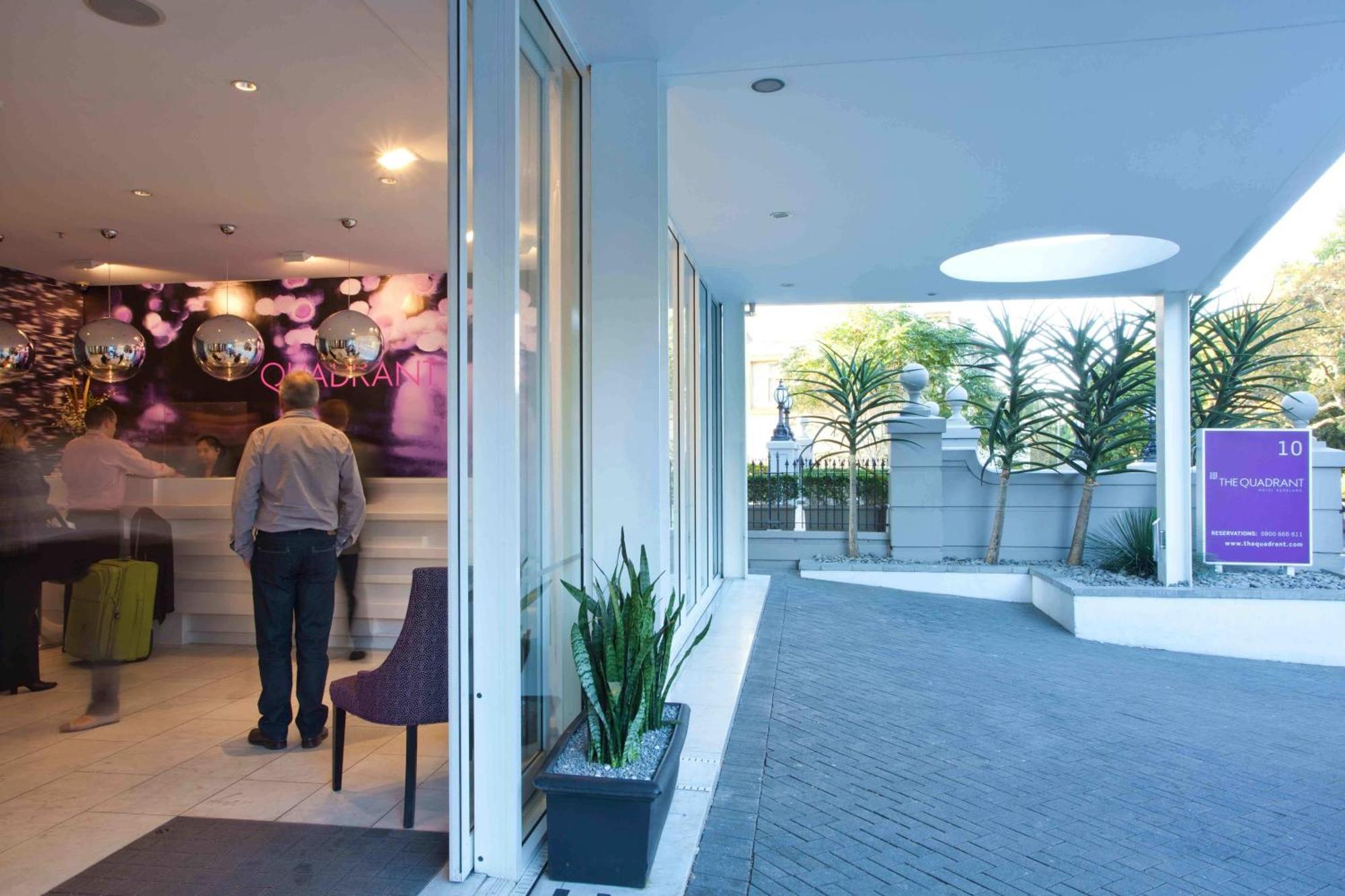 The Quadrant Hotel & Suites Auckland Exterior photo